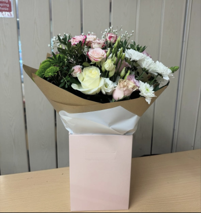 Pastel shade aquapack - A handtied in water in pastel shades
